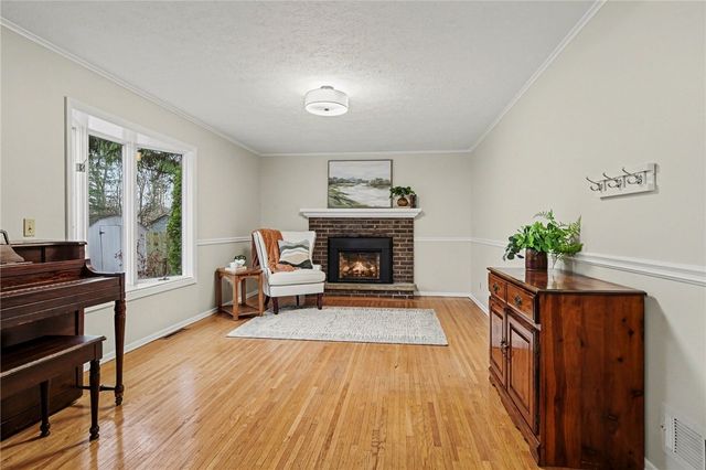 26 Timberline Dr, Penfield, NY 14526