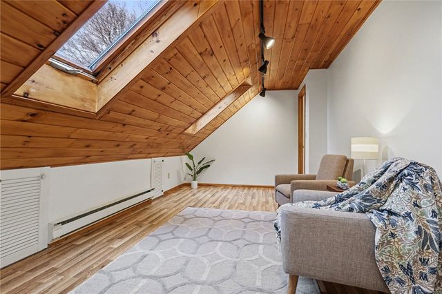 26 Timberline Dr, Penfield, NY 14526