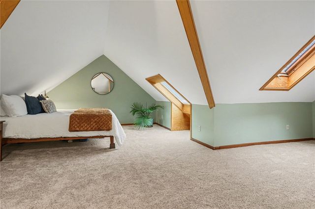 26 Timberline Dr, Penfield, NY 14526