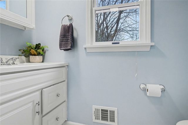 26 Timberline Dr, Penfield, NY 14526