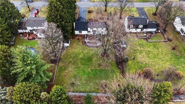 26 Timberline Dr, Penfield, NY 14526