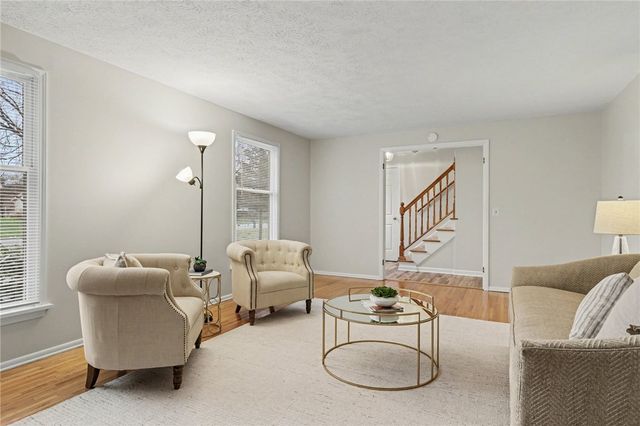 26 Timberline Dr, Penfield, NY 14526