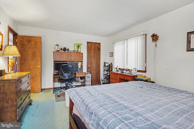 212 SHEEP HILL RD, Schaefferstown, PA 17088