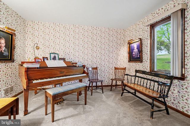 212 SHEEP HILL RD, Schaefferstown, PA 17088