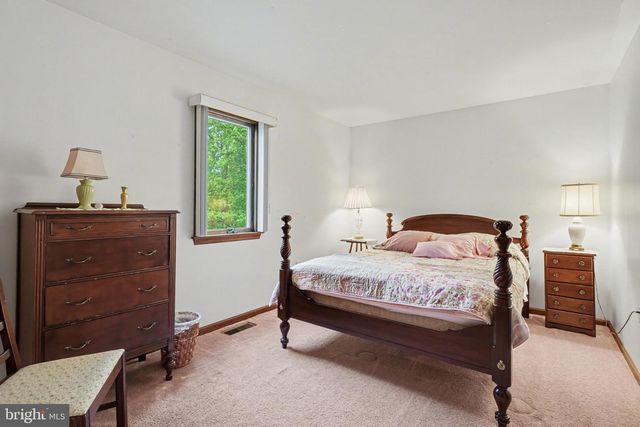 212 SHEEP HILL RD, Schaefferstown, PA 17088