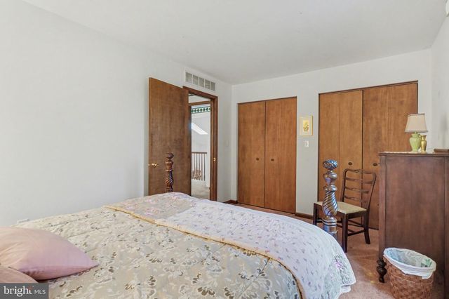 212 SHEEP HILL RD, Schaefferstown, PA 17088