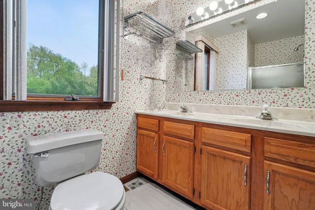 212 SHEEP HILL RD, Schaefferstown, PA 17088