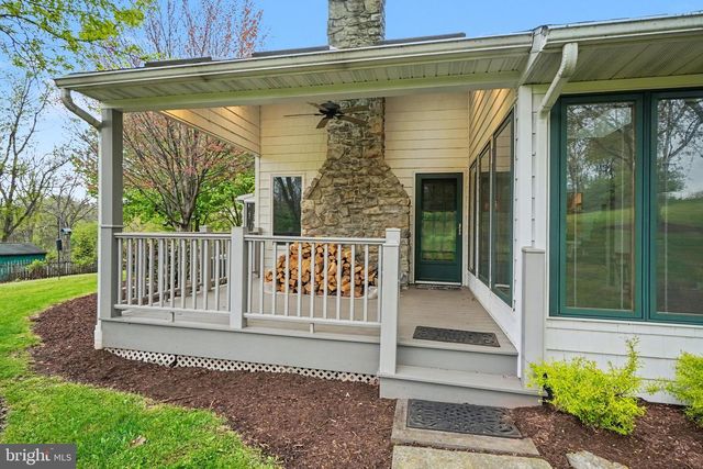 212 SHEEP HILL RD, Schaefferstown, PA 17088