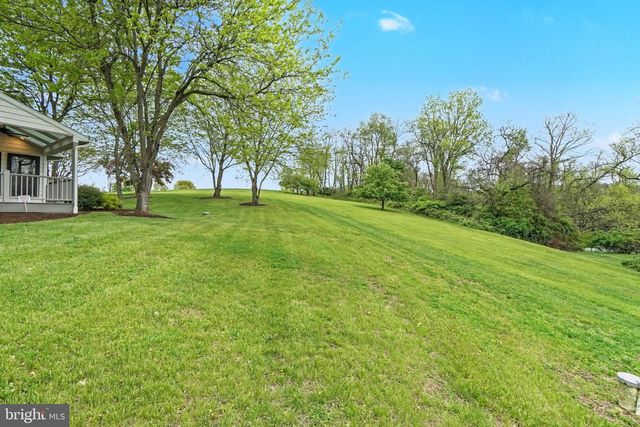 212 SHEEP HILL RD, Schaefferstown, PA 17088