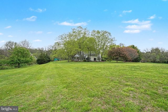212 SHEEP HILL RD, Schaefferstown, PA 17088