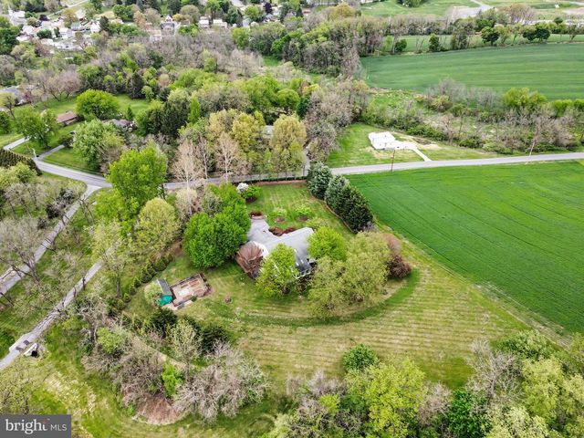 212 SHEEP HILL RD, Schaefferstown, PA 17088