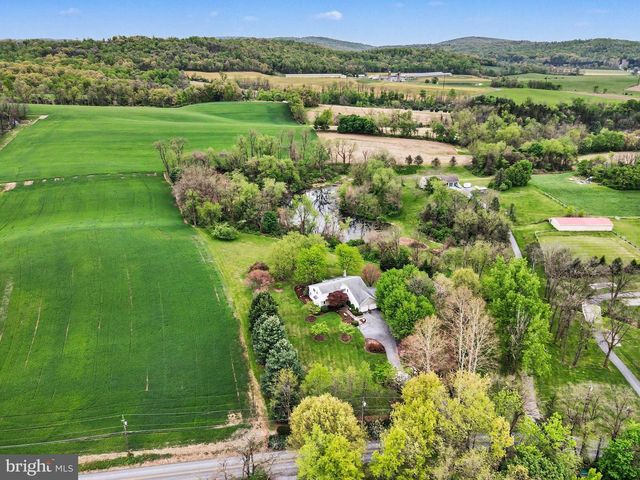 212 SHEEP HILL RD, Schaefferstown, PA 17088