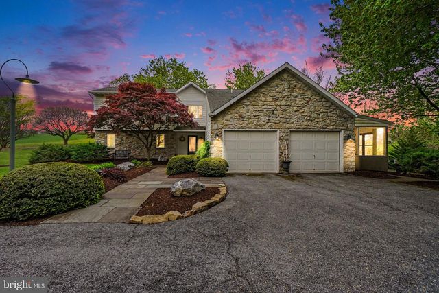 212 SHEEP HILL RD, Schaefferstown, PA 17088