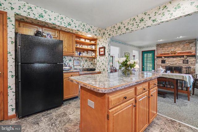 212 SHEEP HILL RD, Schaefferstown, PA 17088