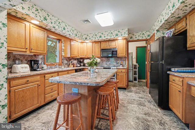 212 SHEEP HILL RD, Schaefferstown, PA 17088