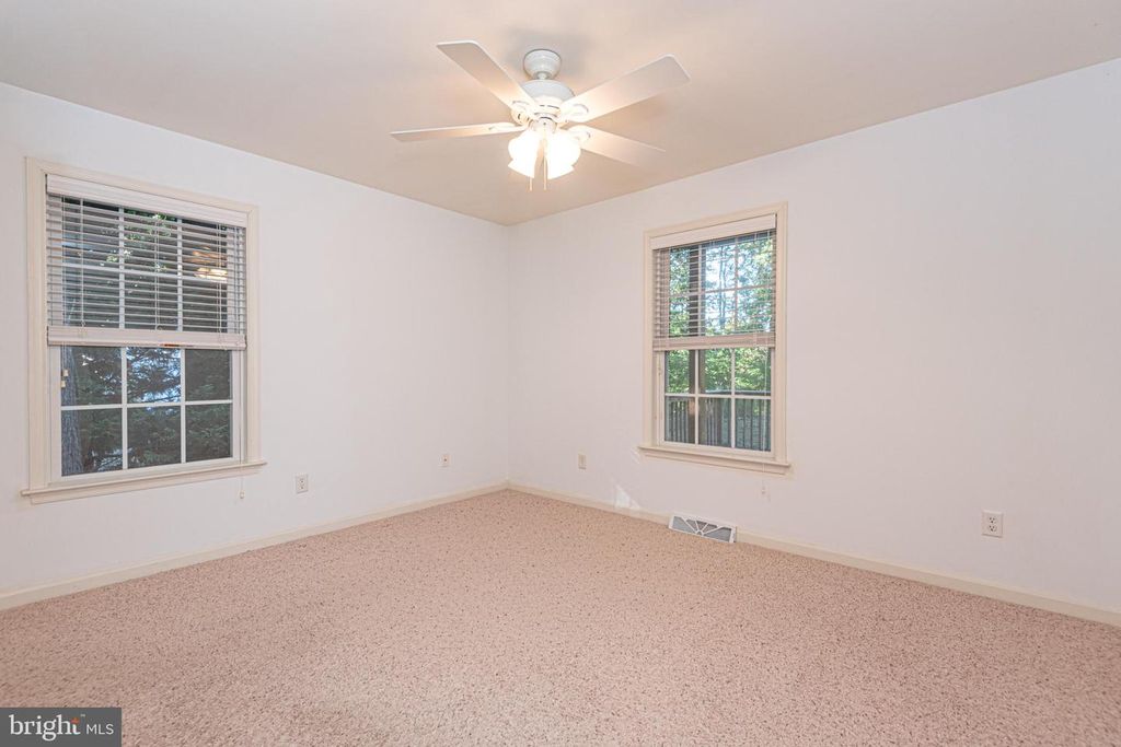 Image 18 of property listing at 331 SIKA DR, Harrington, DE 19952