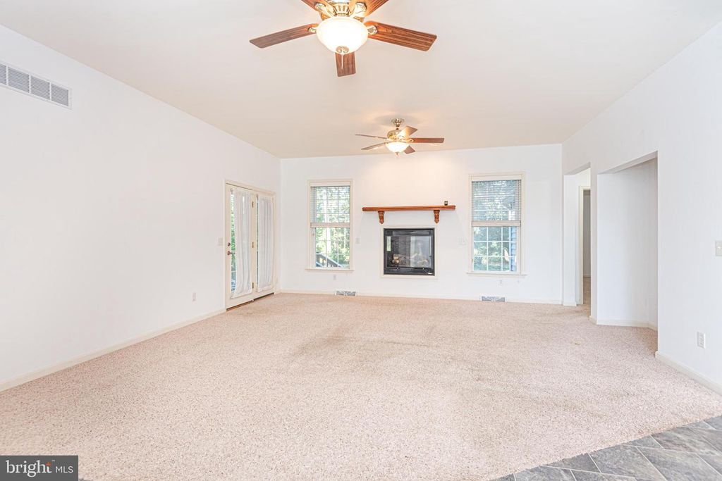 Image 3 of property listing at 331 SIKA DR, Harrington, DE 19952