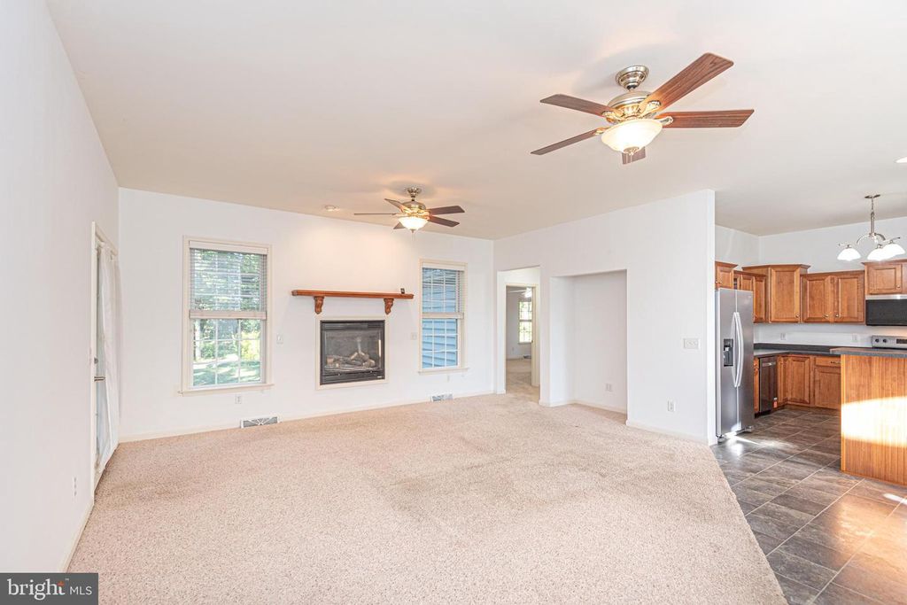 Image 4 of property listing at 331 SIKA DR, Harrington, DE 19952