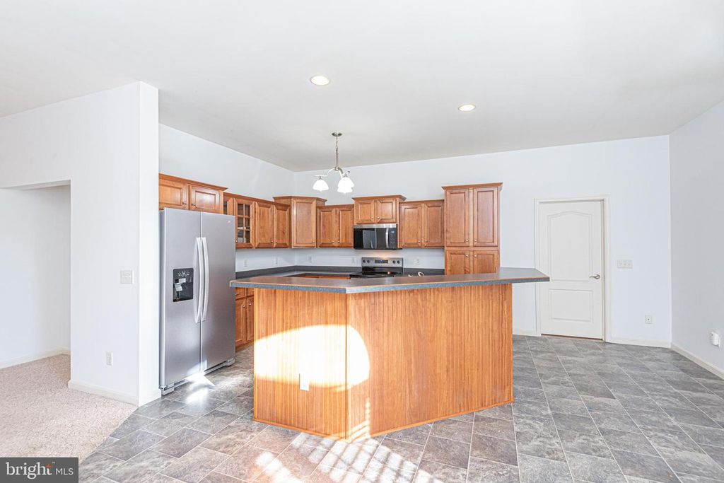 Image 8 of property listing at 331 SIKA DR, Harrington, DE 19952