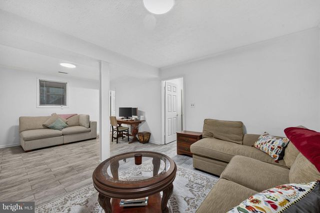 11039 TIMBERVIEW DR, Manassas, VA 20111