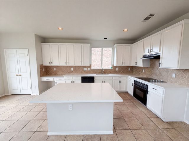 916 Matagorda Lane, Desoto, TX 75115