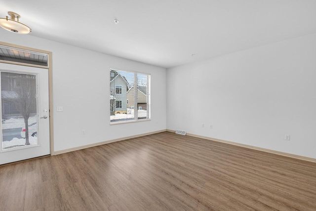 2814 No Oaks Ridge, Fitchburg, WI 53711