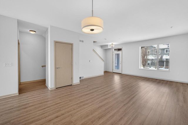 2814 No Oaks Ridge, Fitchburg, WI 53711