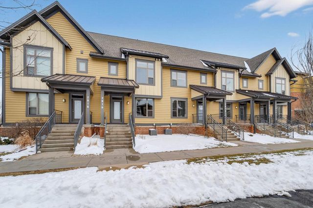 2814 No Oaks Ridge, Fitchburg, WI 53711