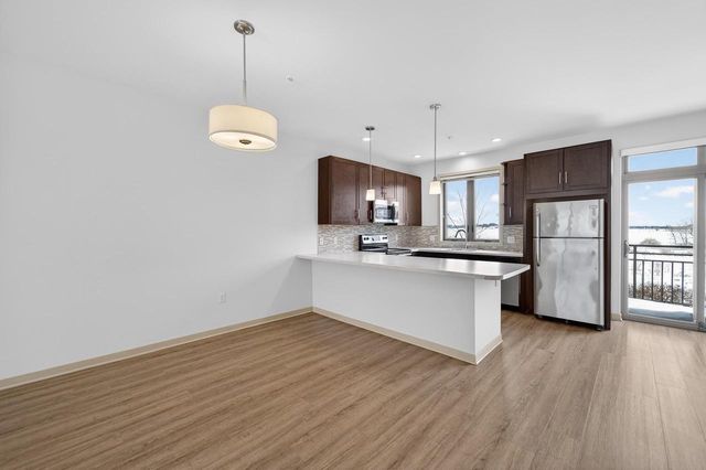 2814 No Oaks Ridge, Fitchburg, WI 53711