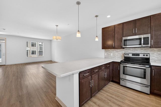 2814 No Oaks Ridge, Fitchburg, WI 53711