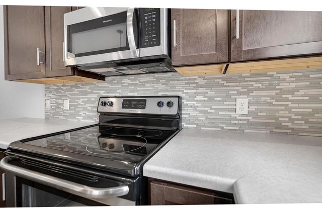 2814 No Oaks Ridge, Fitchburg, WI 53711