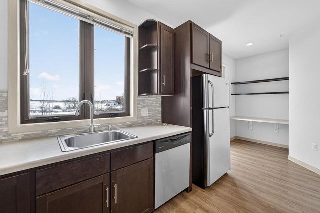 2814 No Oaks Ridge, Fitchburg, WI 53711