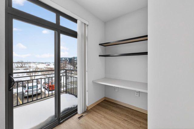 2814 No Oaks Ridge, Fitchburg, WI 53711