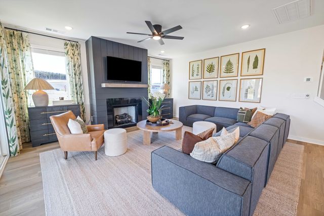 4166 Dream Beetle Loop, Rockvale, TN 37153