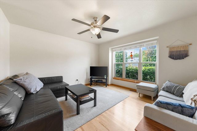 W273N2420 Arlington COURT, Pewaukee, WI 53072