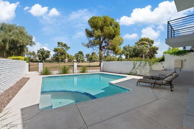 778 Vegas Valley Drive, Las Vegas, NV 89109