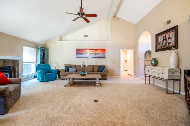 6001 W Mary Court, Visalia, CA 93277