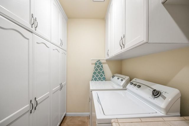 6001 W Mary Court, Visalia, CA 93277