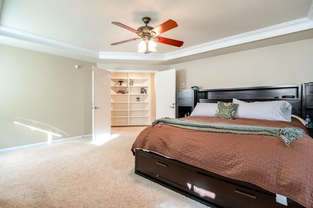 6001 W Mary Court, Visalia, CA 93277