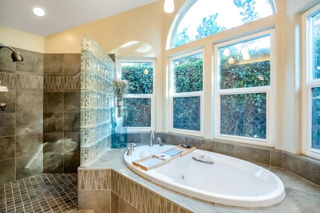 6001 W Mary Court, Visalia, CA 93277