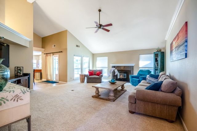 6001 W Mary Court, Visalia, CA 93277