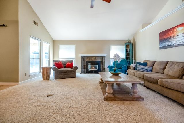 6001 W Mary Court, Visalia, CA 93277