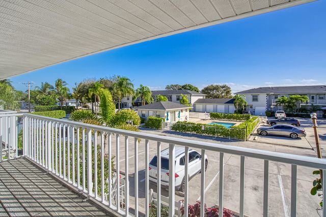 326 W Pine Street, Lantana, FL 33462