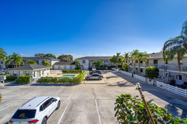 326 W Pine Street, Lantana, FL 33462