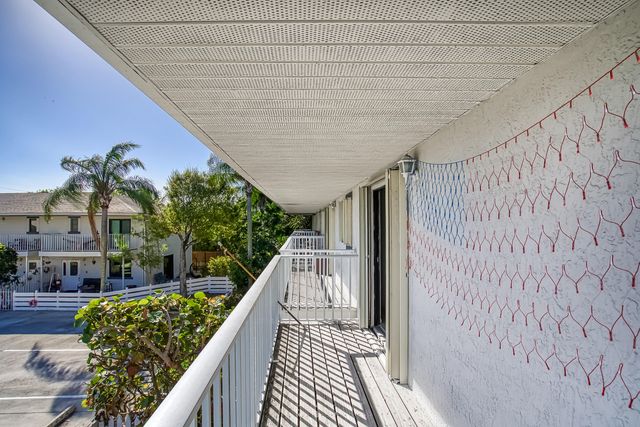 326 W Pine Street, Lantana, FL 33462