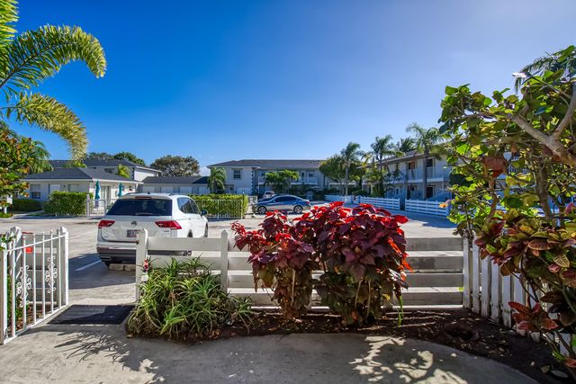 326 W Pine Street, Lantana, FL 33462