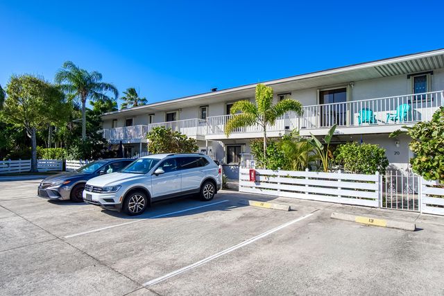 326 W Pine Street, Lantana, FL 33462