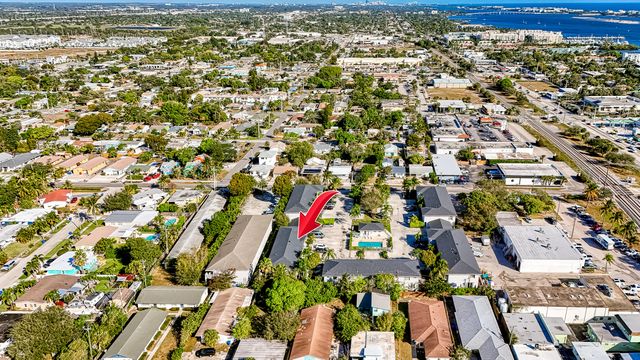 326 W Pine Street, Lantana, FL 33462