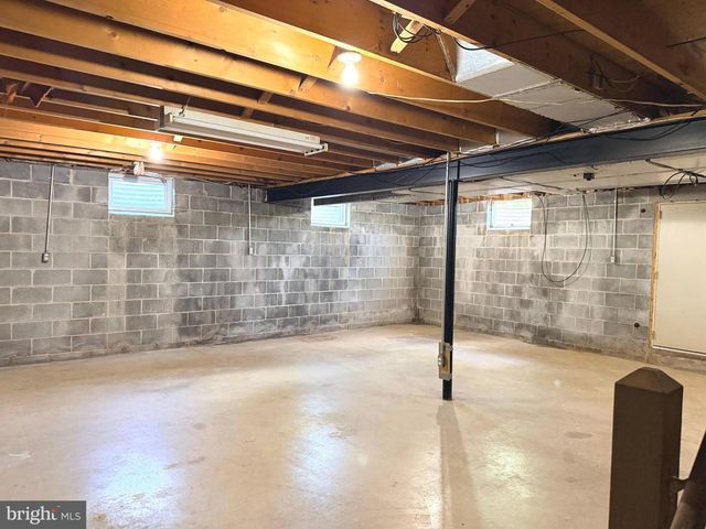 23 SHERRARD DR, Willow Street, PA 17584