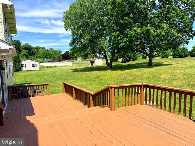 23 SHERRARD DR, Willow Street, PA 17584